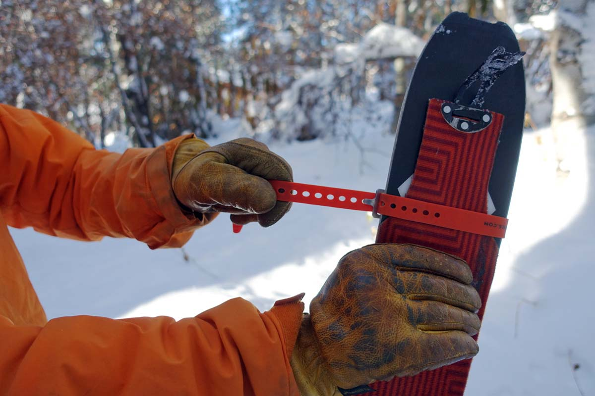 	Bandes de ski et Skiclips en caoutchouc personnalisés avec logo – accessoires pratiques pour sports d’hiver