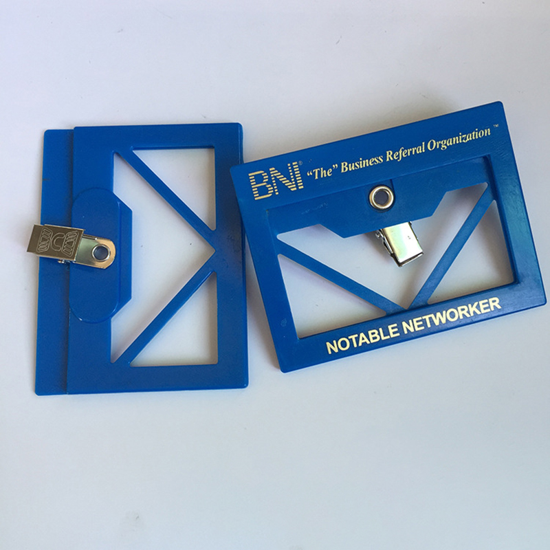 	Porte-badge avec clip personnalisé avec logo – accessoire pratique pour événements et entreprises
