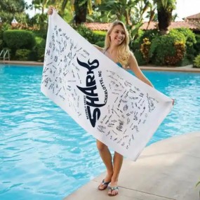 Serviettes de plage personnalisées avec logo comme arti...