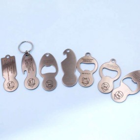 Porte-clés jeton de caddie avec décapsuleur personnalis...